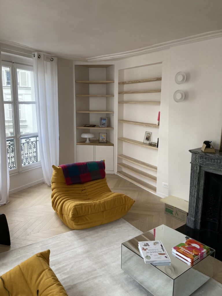 Meuble bar, frêne olivier, laiton, laque